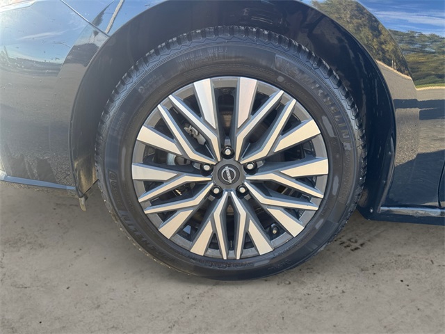 2024 Nissan Altima 2.5 SV photo 10