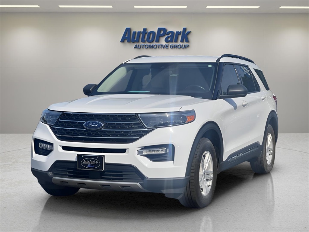 2023 Ford Explorer XLT photo 3