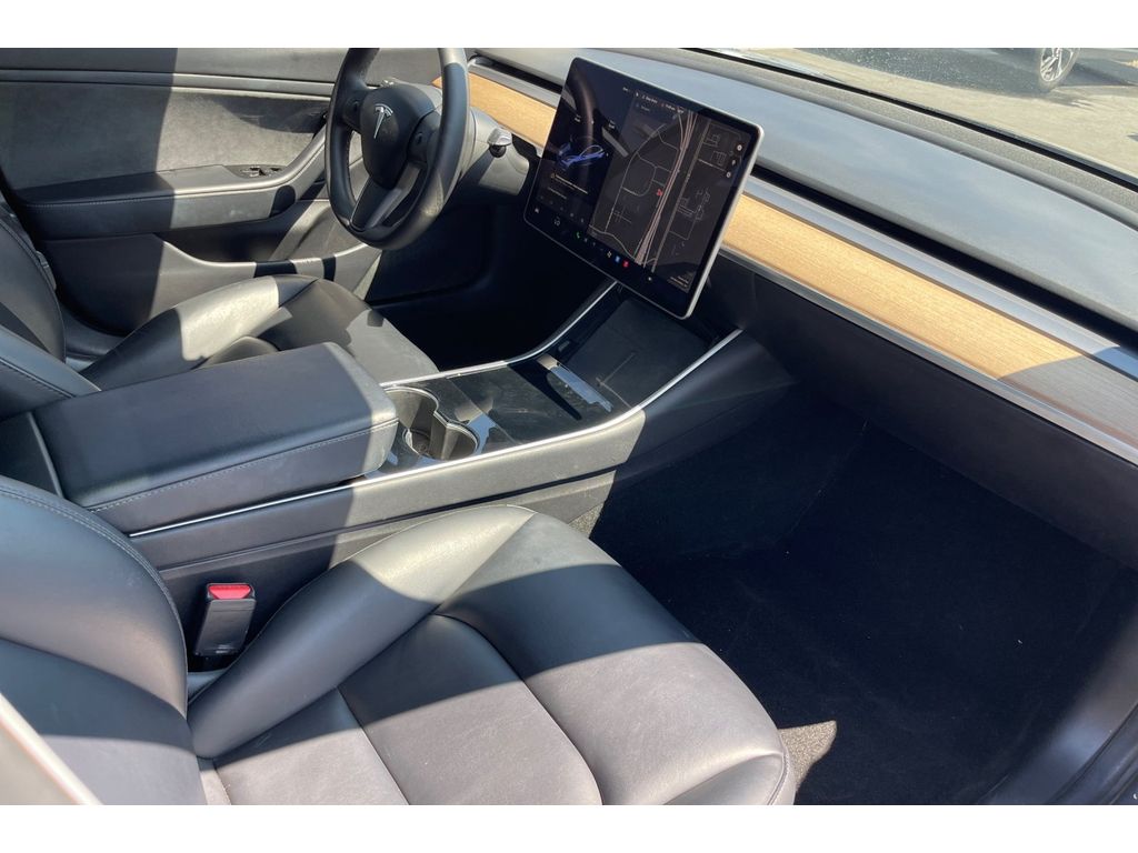 2020 Tesla Model 3 Long Range photo 17