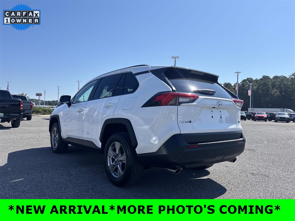 2024 Toyota RAV4 XLE photo 4