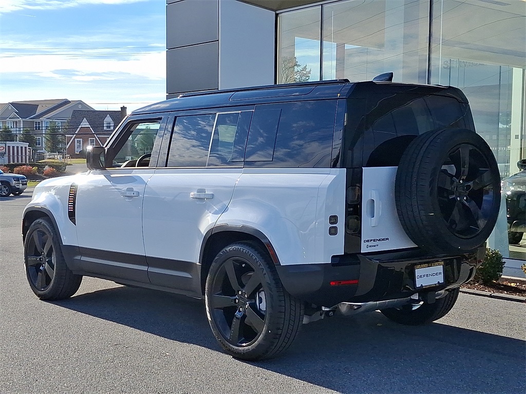 2026 Land Rover Defender 110 S photo 4