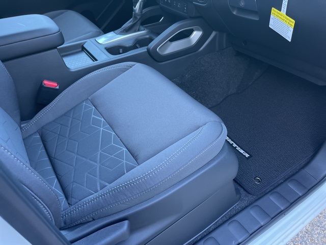 2025 Nissan Frontier Crew Cab SV photo 18