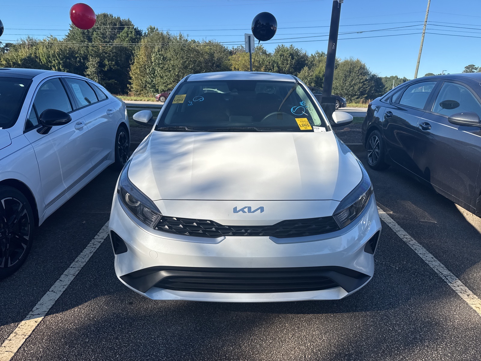 2023 Kia Forte LXS photo 2