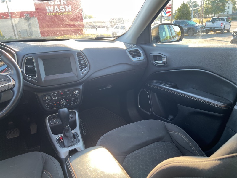 2018 Jeep Compass Sport photo 9