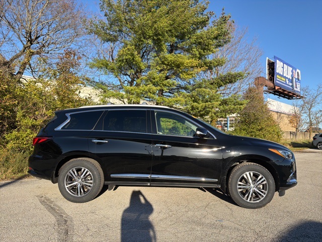 2020 Infiniti QX60 Luxe photo 2