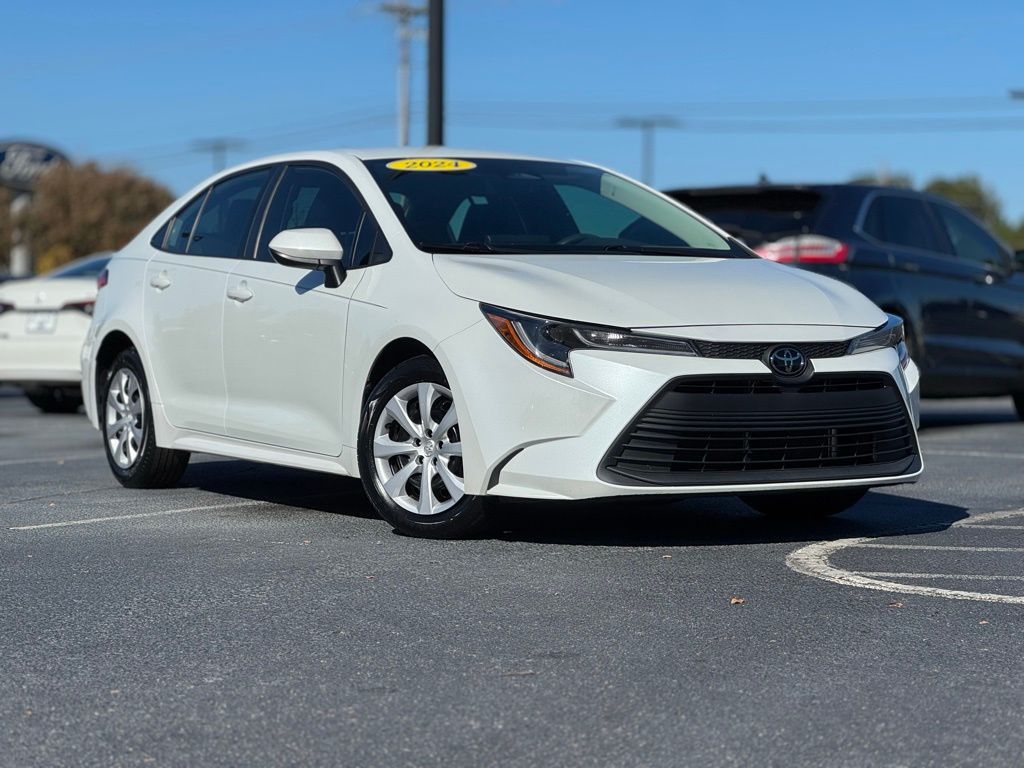 2024 Toyota Corolla LE photo 2