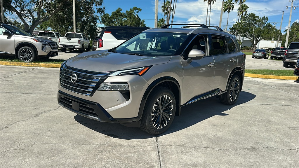 2026 Nissan Rogue Platinum photo 2