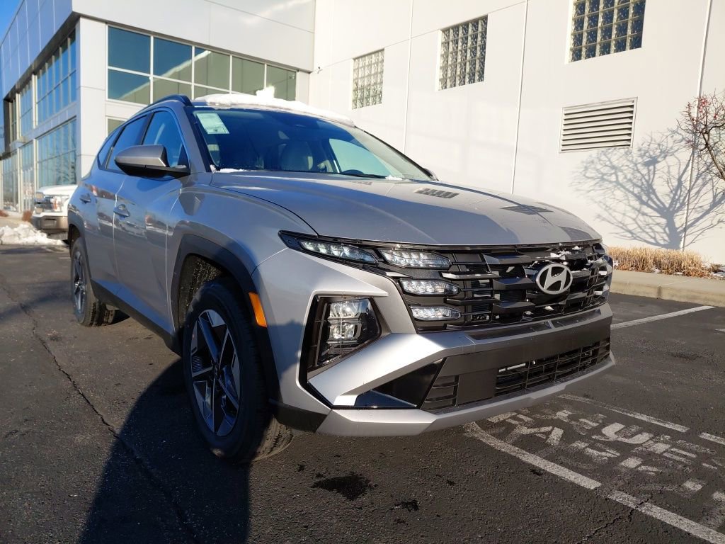 2026 Hyundai Tucson Hybrid SEL photo 4