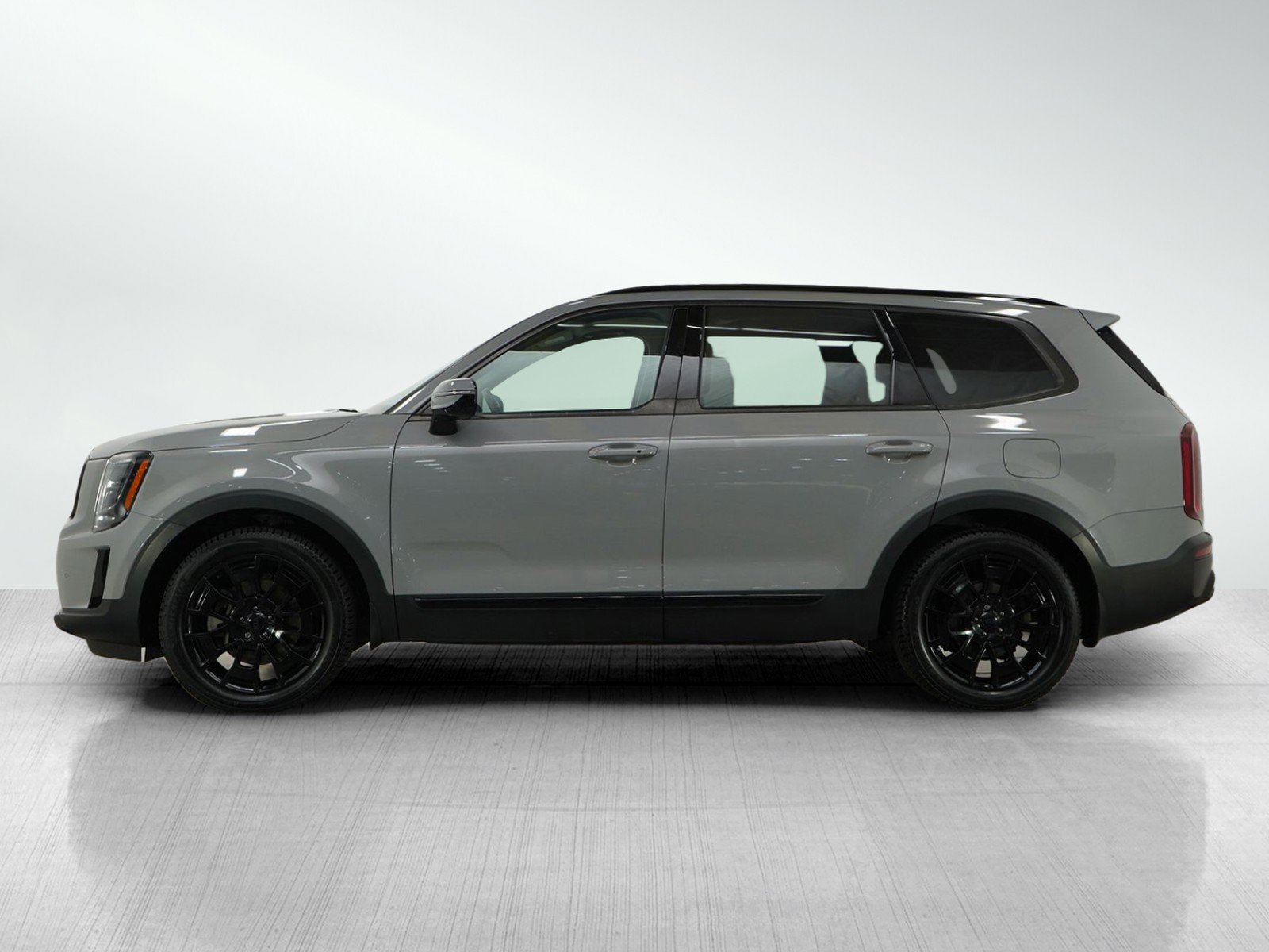 Used 2021 Kia Telluride SX with VIN 5XYP5DHC4MG187412 for sale in Burnsville, Minnesota