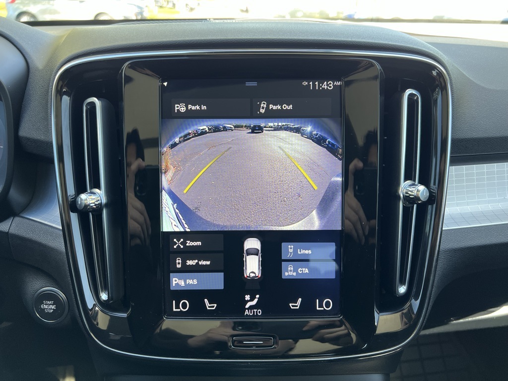 2019 Volvo XC40 T5 Momentum photo 21