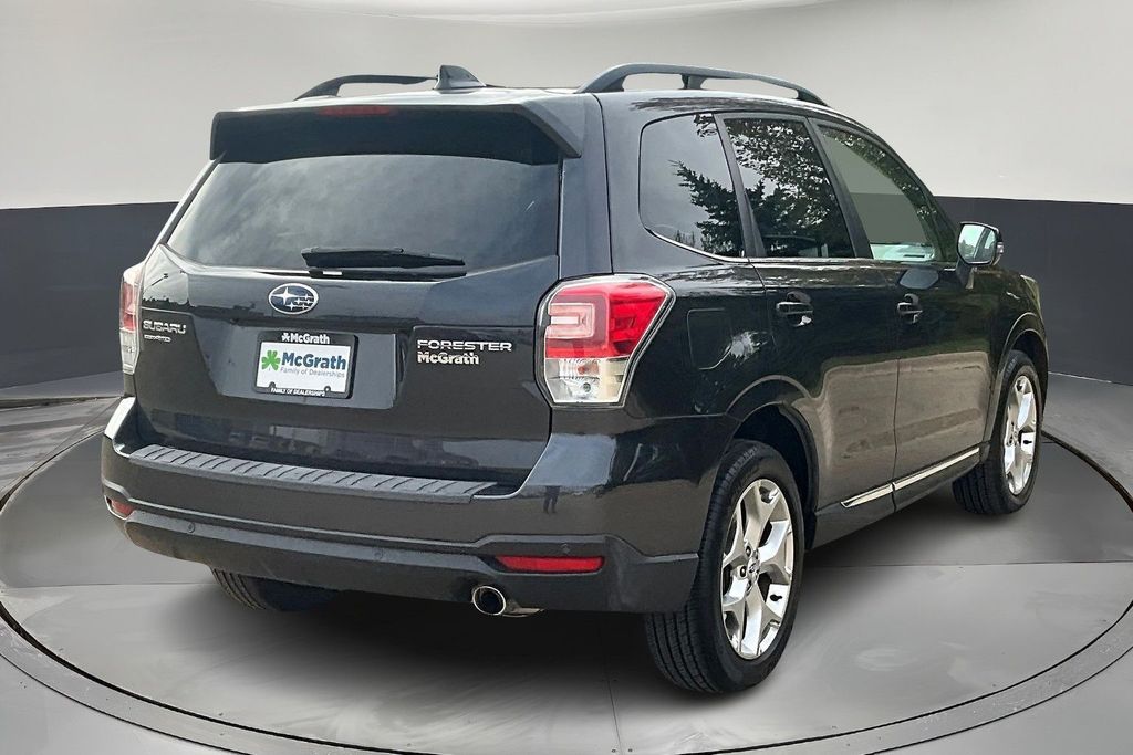 2018 Subaru Forester 2.5i Touring photo 4