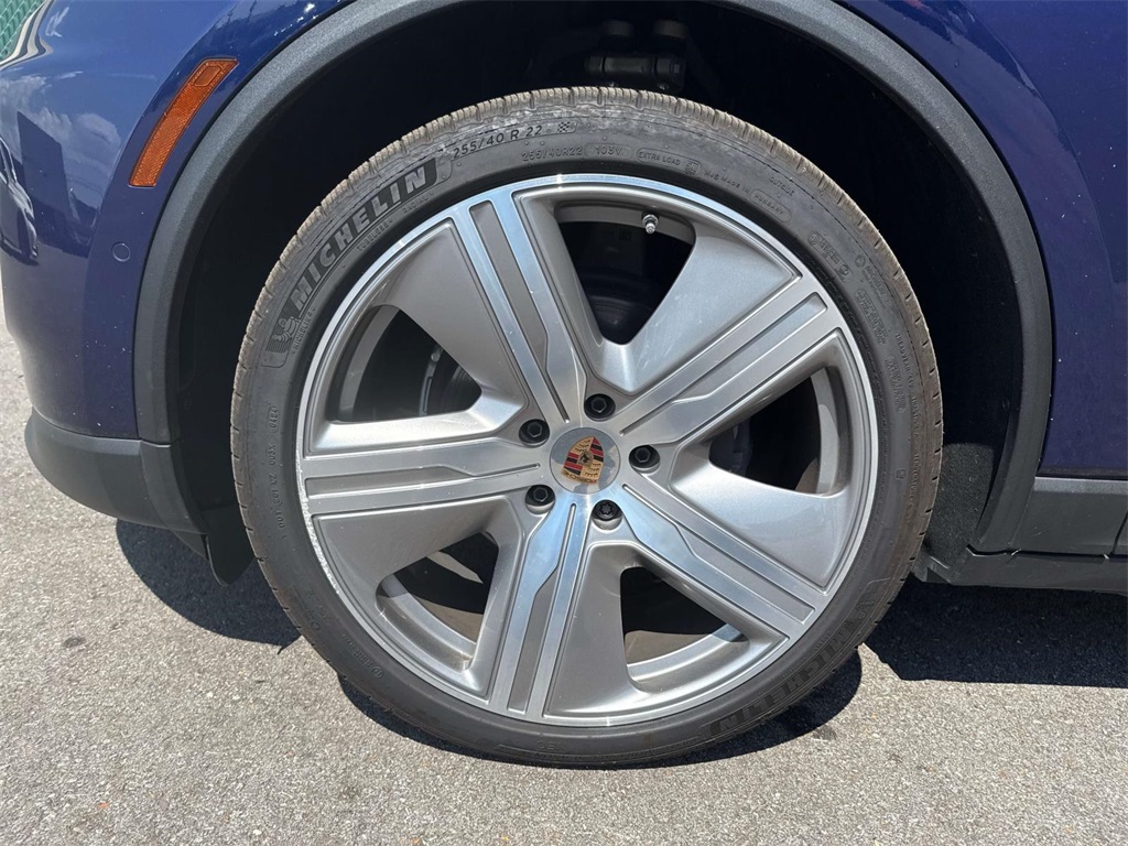 2024 Porsche Macan Electric 4 photo 8