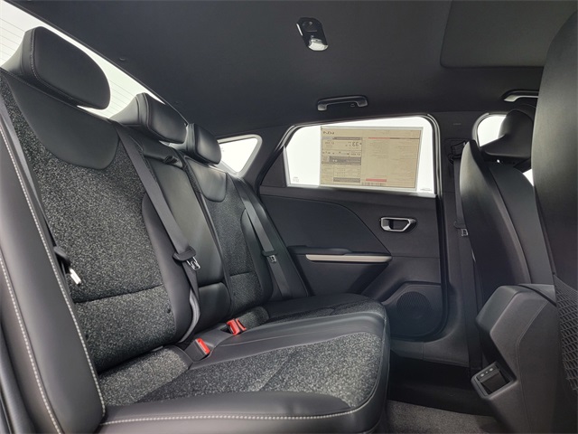 2025 Kia K4 GT-Line photo 17