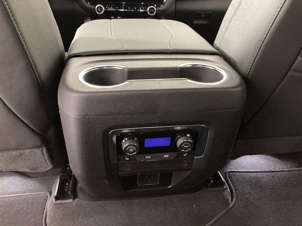 2026 Chevrolet Suburban Z71 photo 10