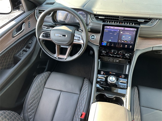 2025 Jeep Grand Cherokee L Summit photo 17