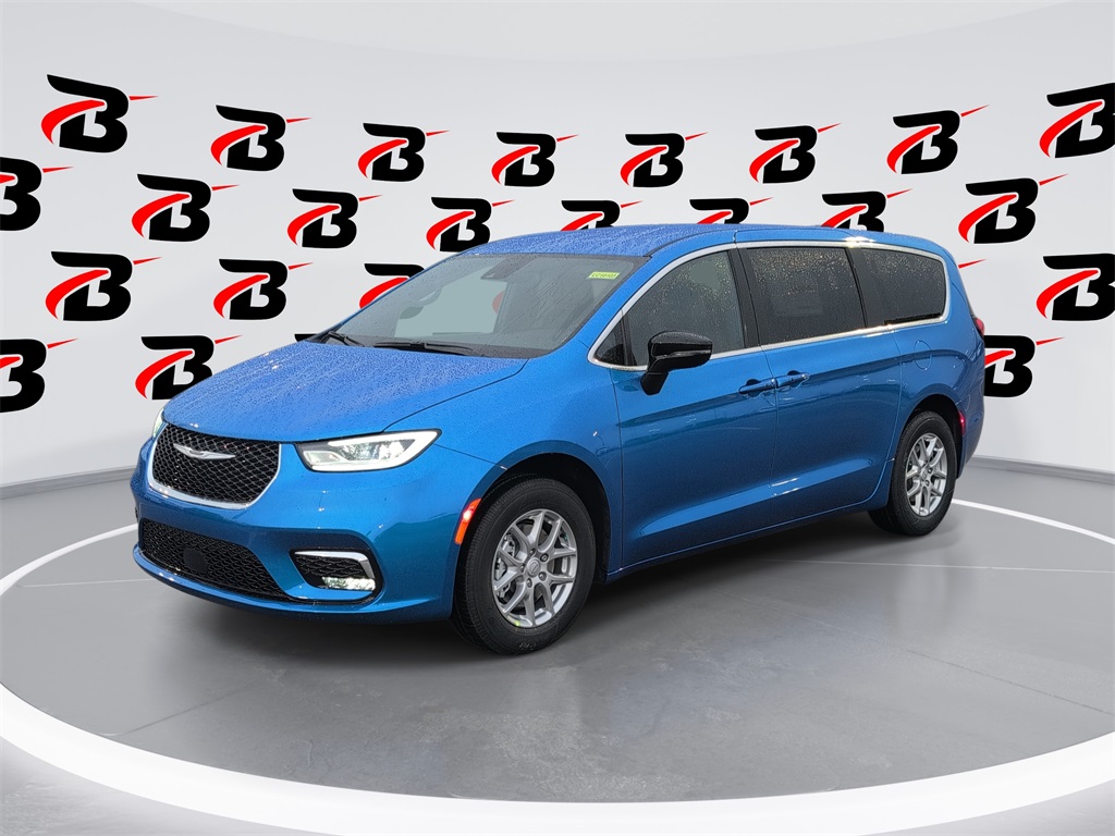 2026 Chrysler Pacifica Select's photo