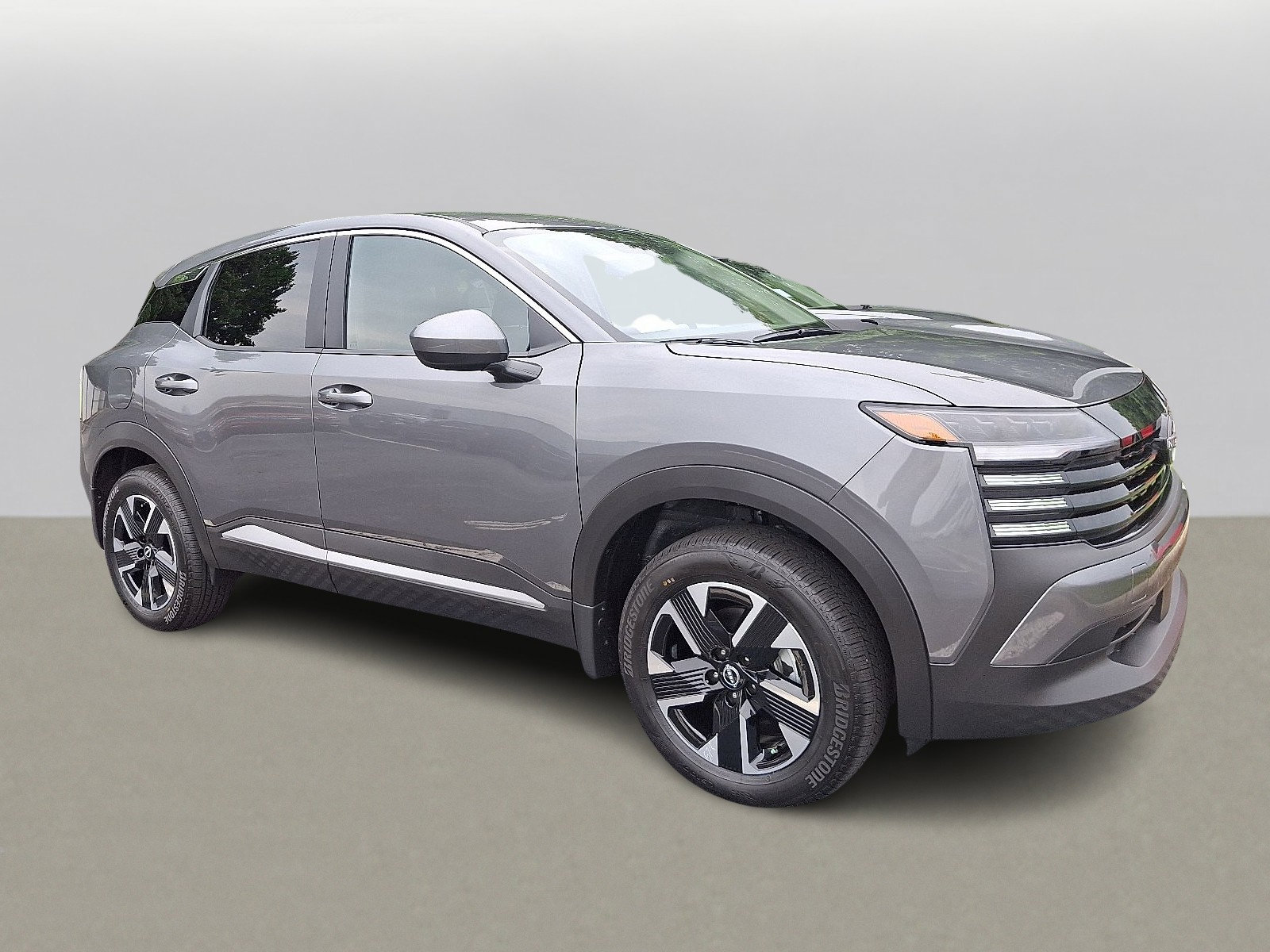 2025 Nissan Kicks SV photo 2