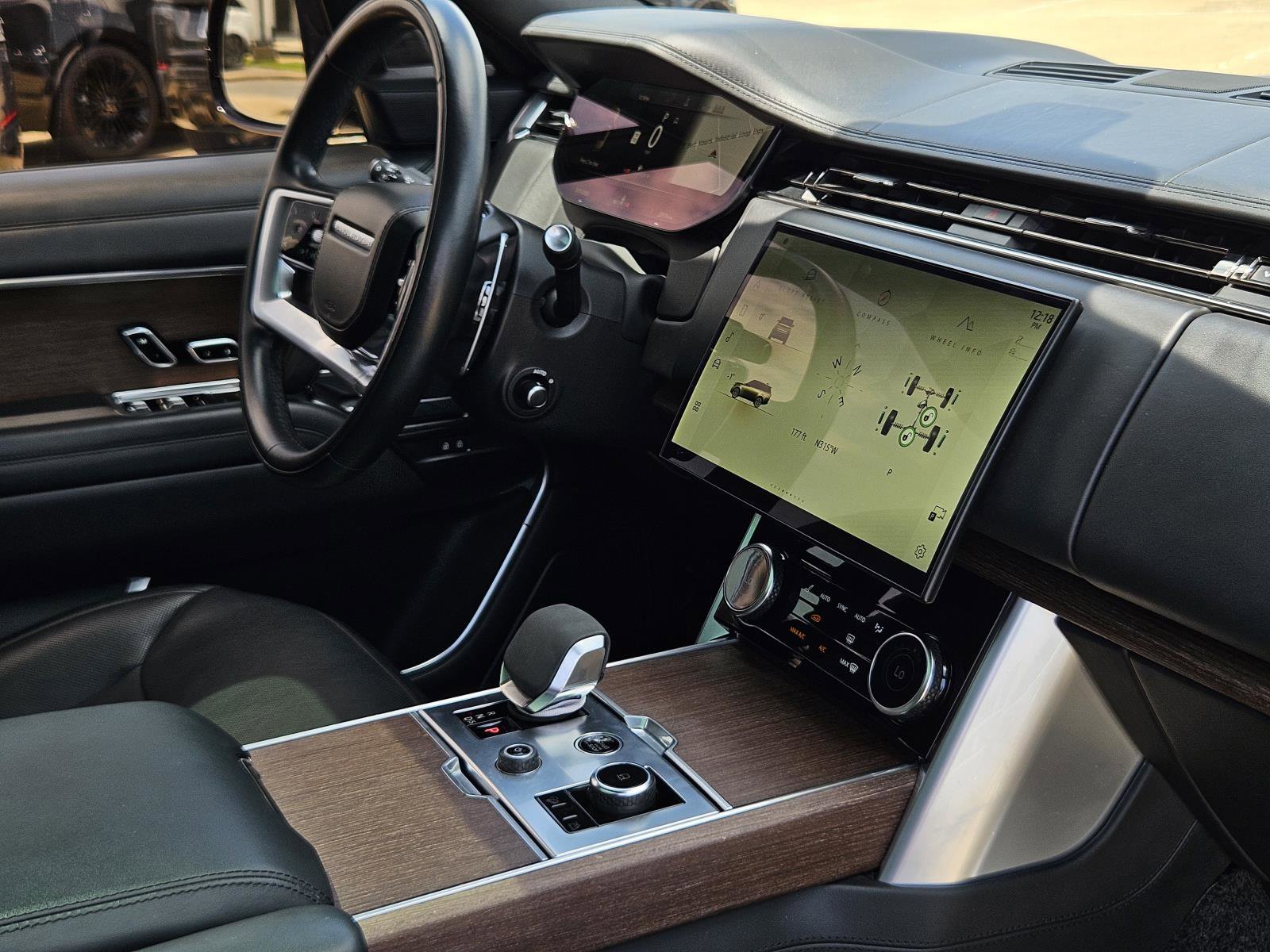 2023 Land Rover Range Rover SE photo 37