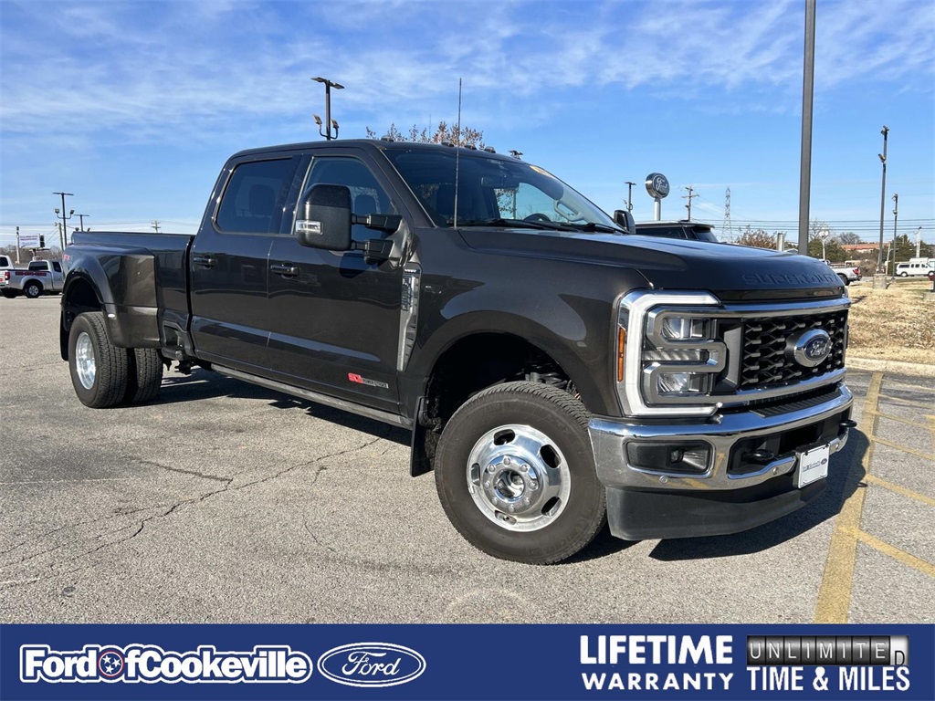 2024 Ford F-350 Super Duty Lariat's photo