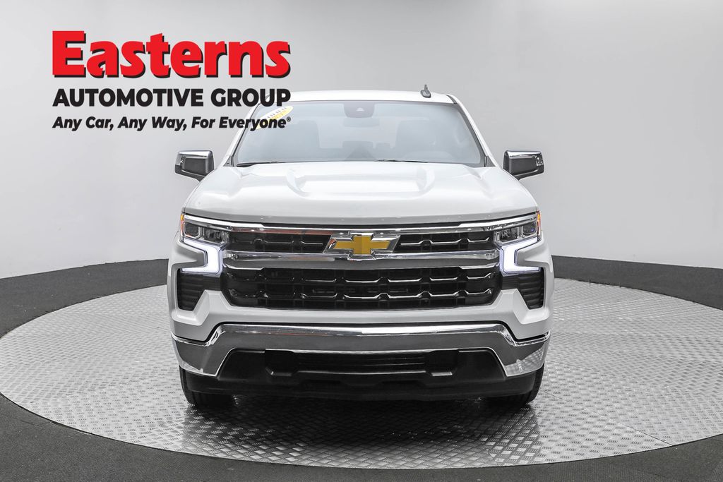 2024 Chevrolet Silverado 1500 LT photo 2
