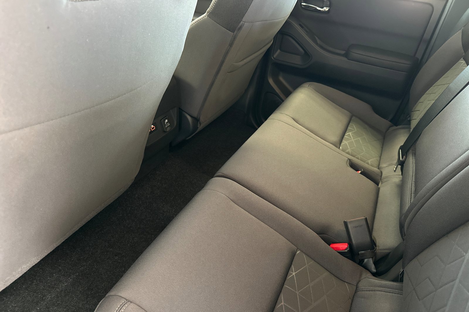 2025 Nissan Frontier SV photo 9