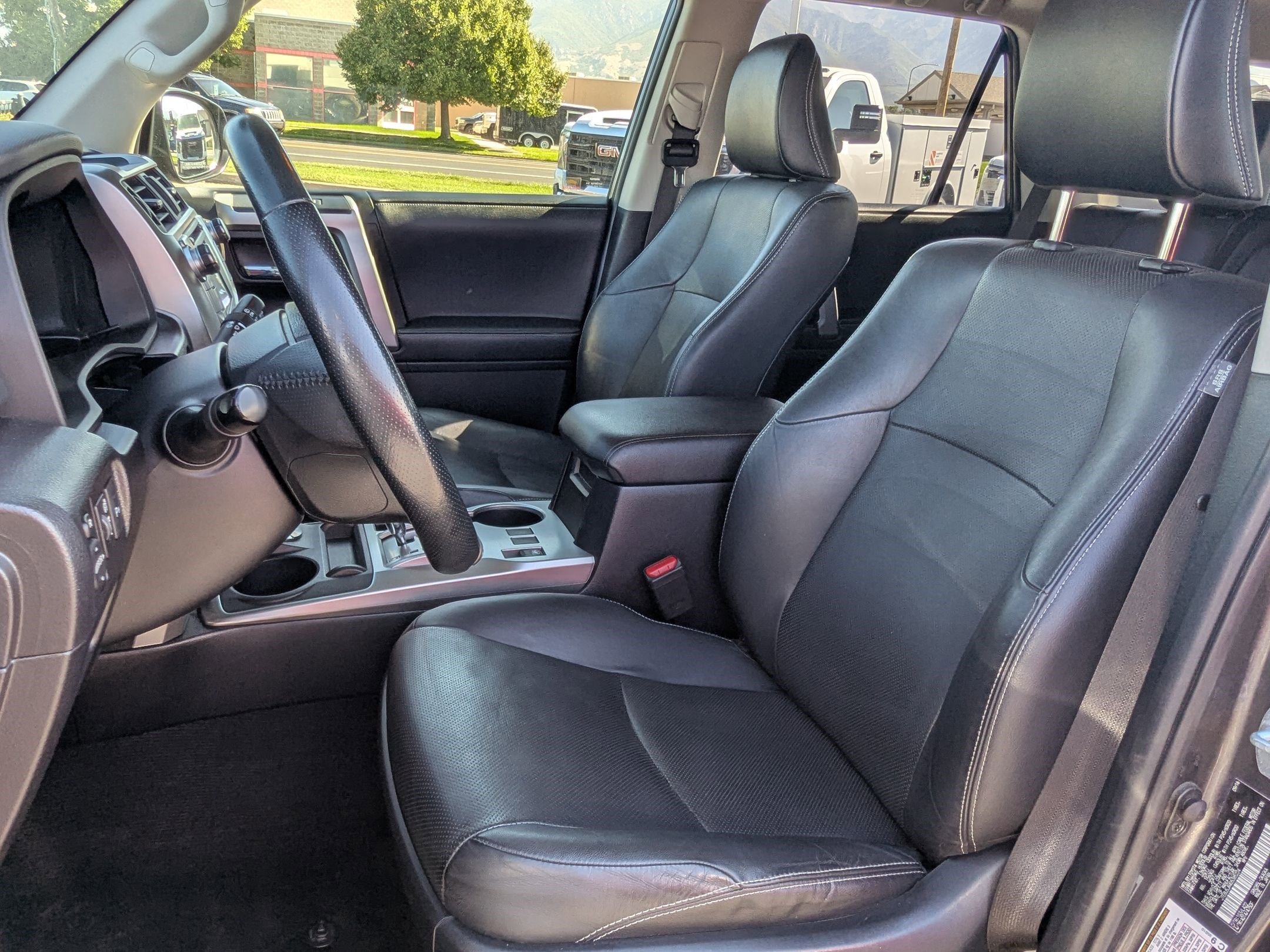 2016 Toyota 4Runner Limited photo 26