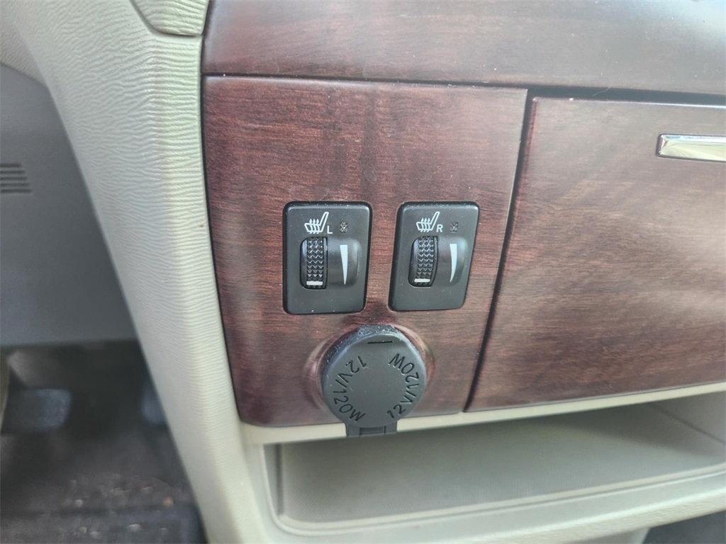 2014 Toyota Sienna XLE photo 15