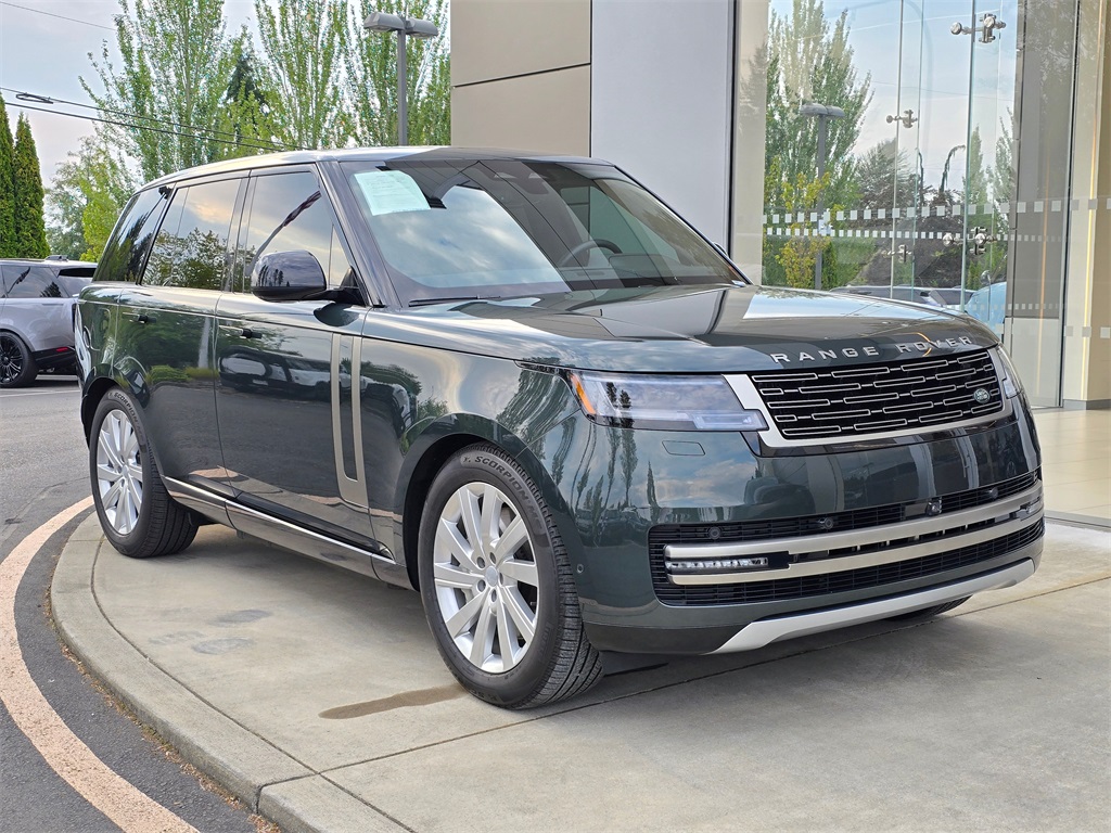 2025 Land Rover Range Rover SE photo 8