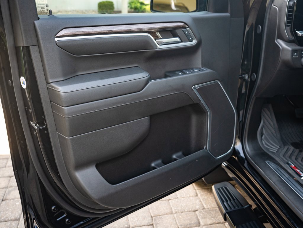 2024 Chevrolet Silverado 1500 RST photo 23
