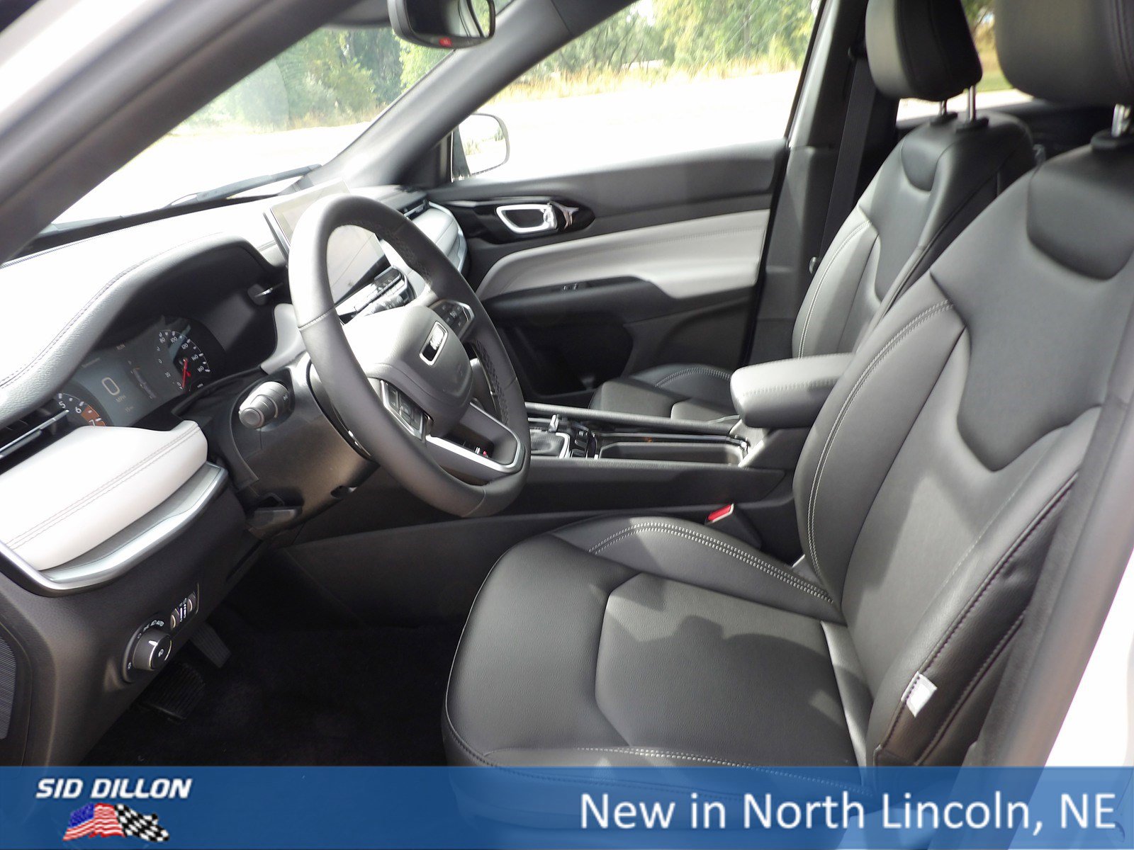 2025 Jeep Compass Limited photo 13