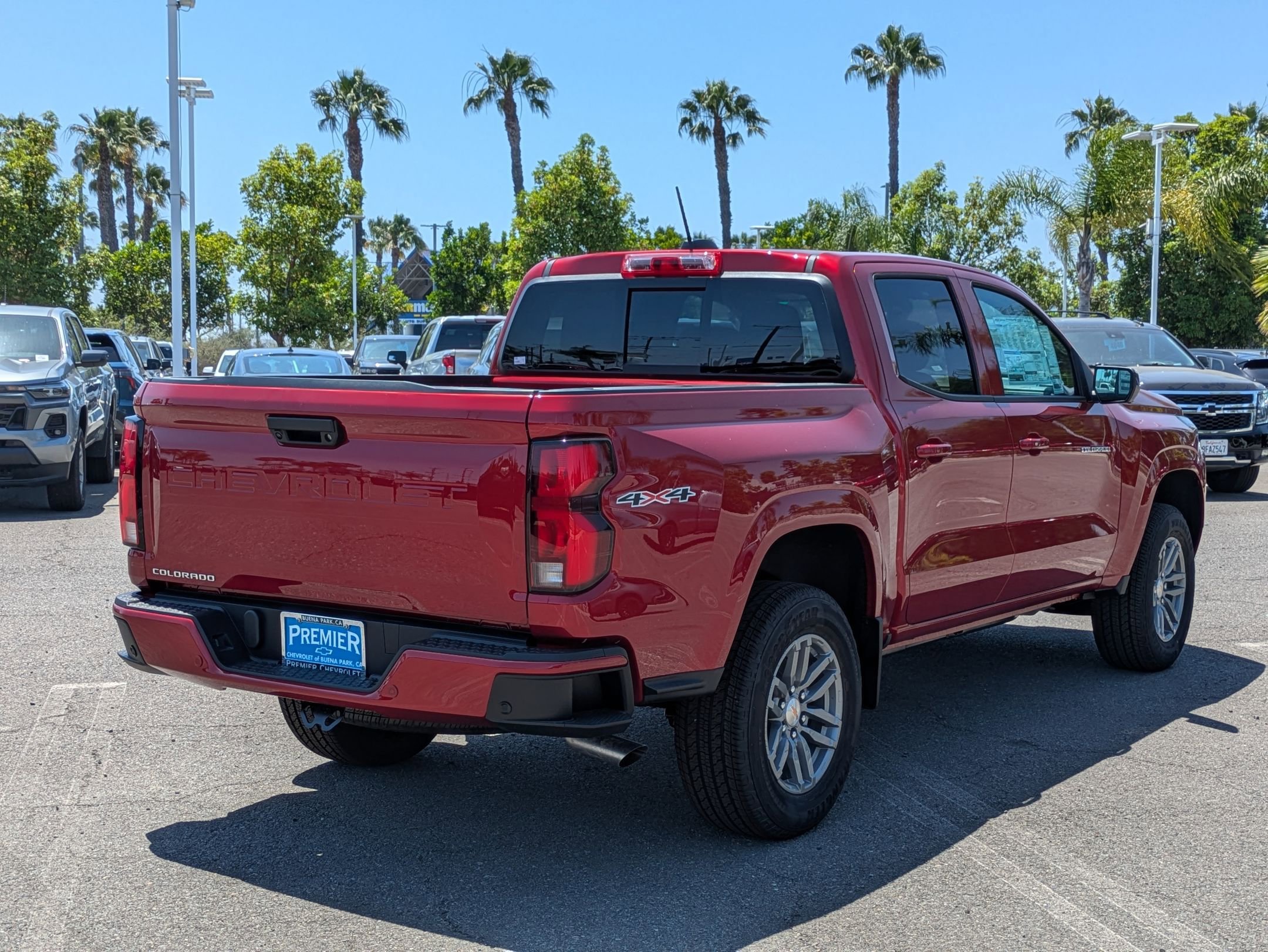 2025 Chevrolet Colorado Work Truck LT photo 5