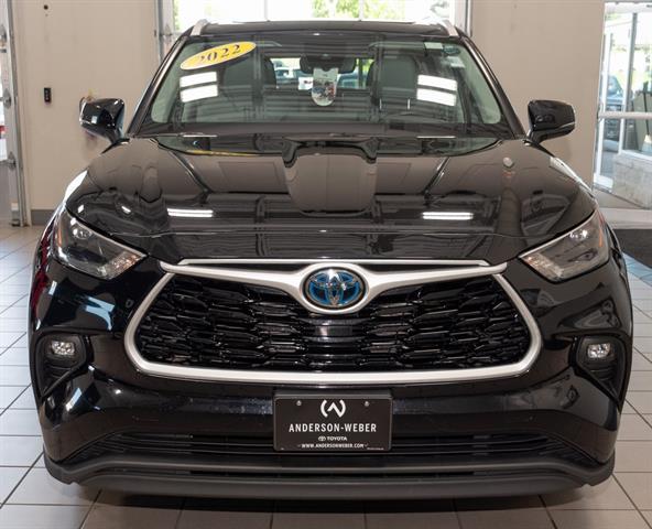 2022 Toyota Highlander XLE photo 3
