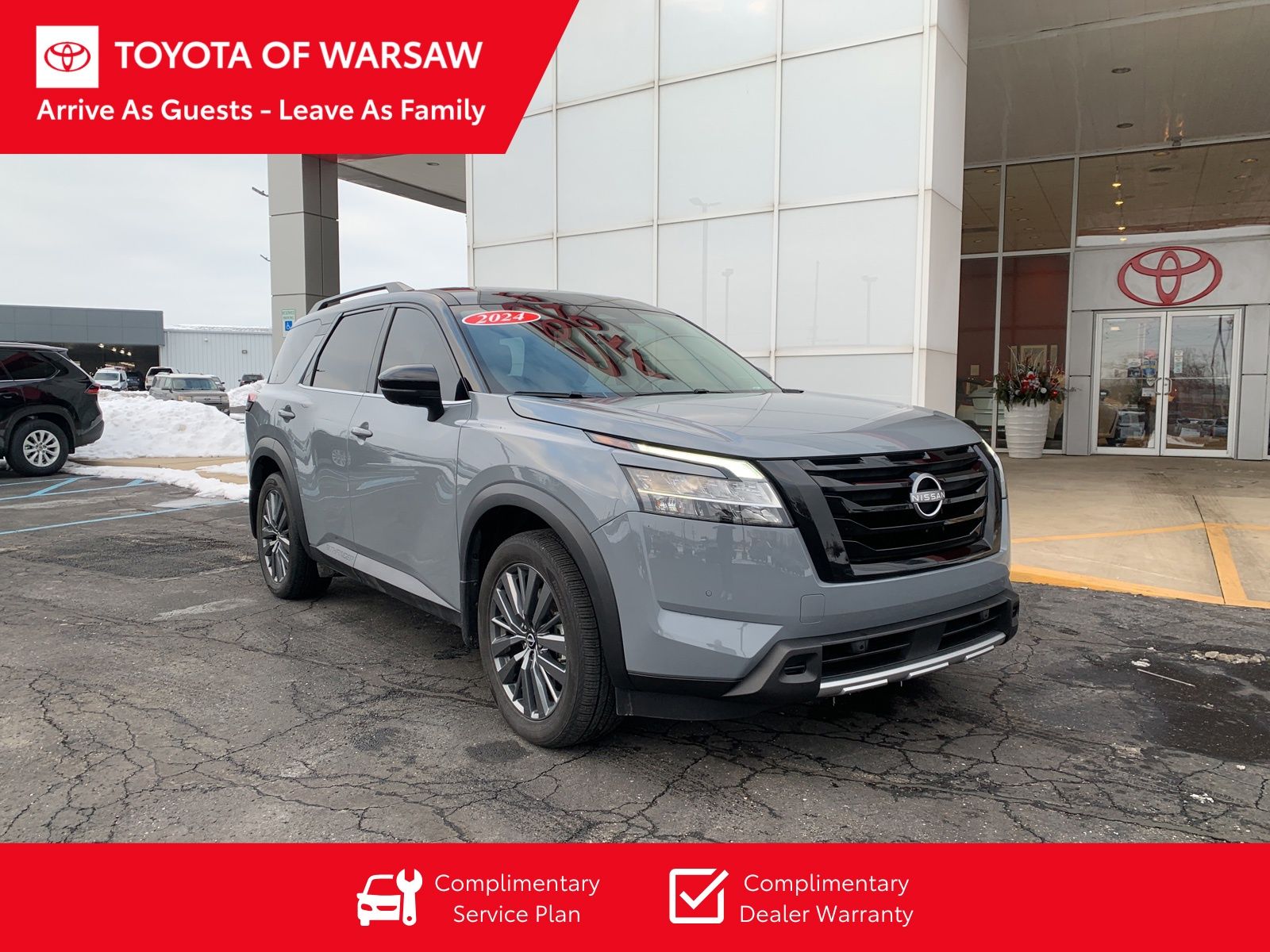 2024 Nissan Pathfinder SL