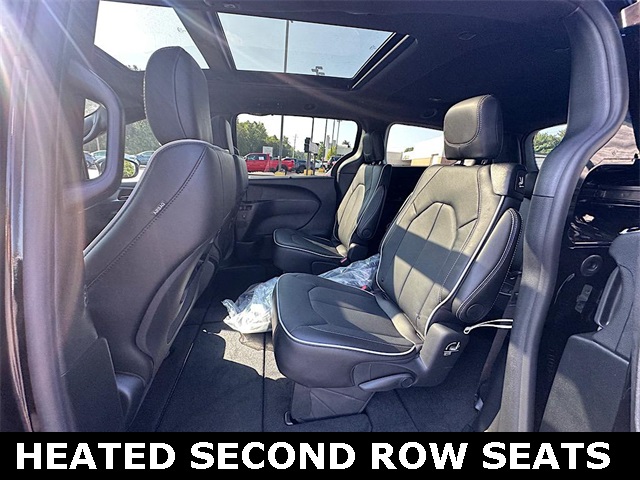 2026 Chrysler Pacifica Limited photo 7