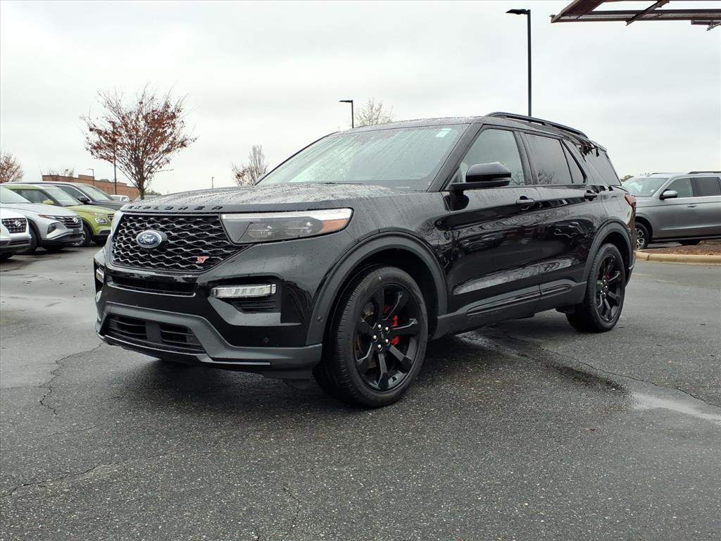 2023 Ford Explorer ST's photo
