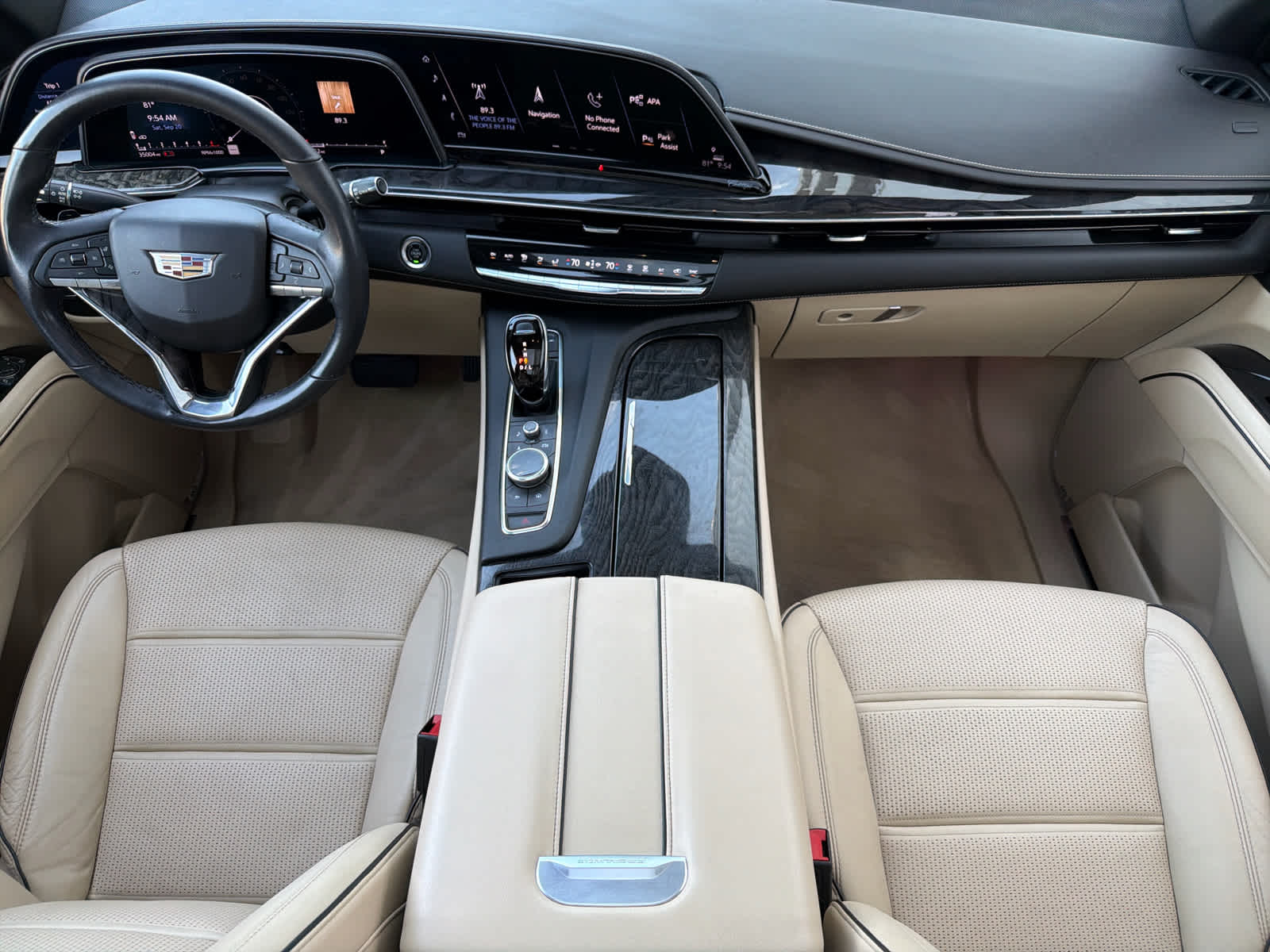 2021 Cadillac Escalade Premium Luxury photo 13