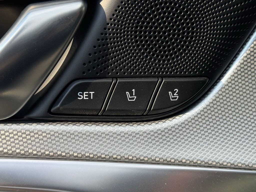2026 Genesis G70 2.5T Prestige photo 23
