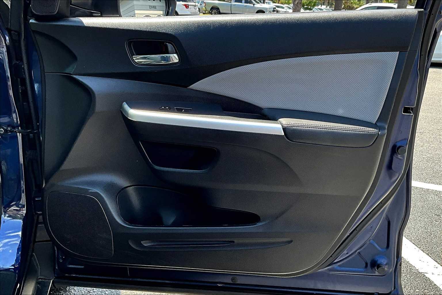 2015 Honda CR-V Touring photo 21