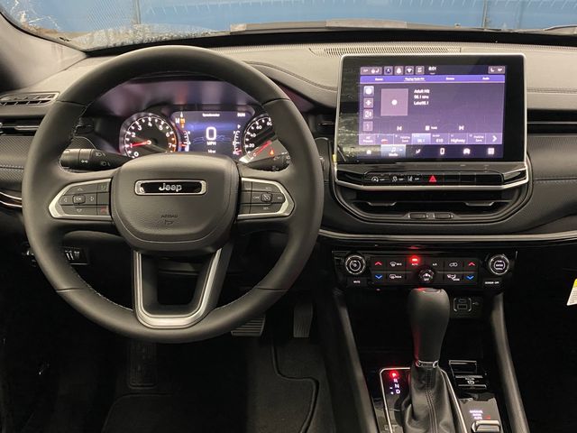 2026 Jeep Compass Latitude Altitude photo 4