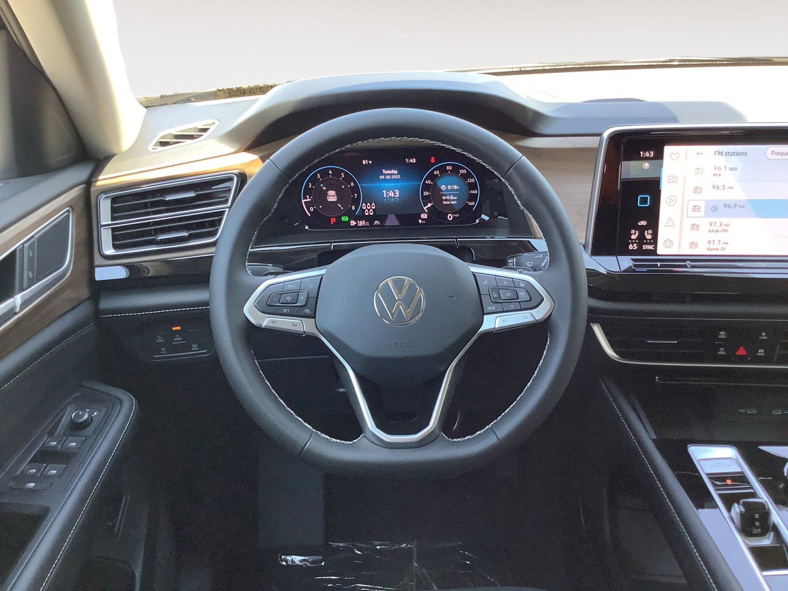 2026 Volkswagen Atlas SE Technology photo 14