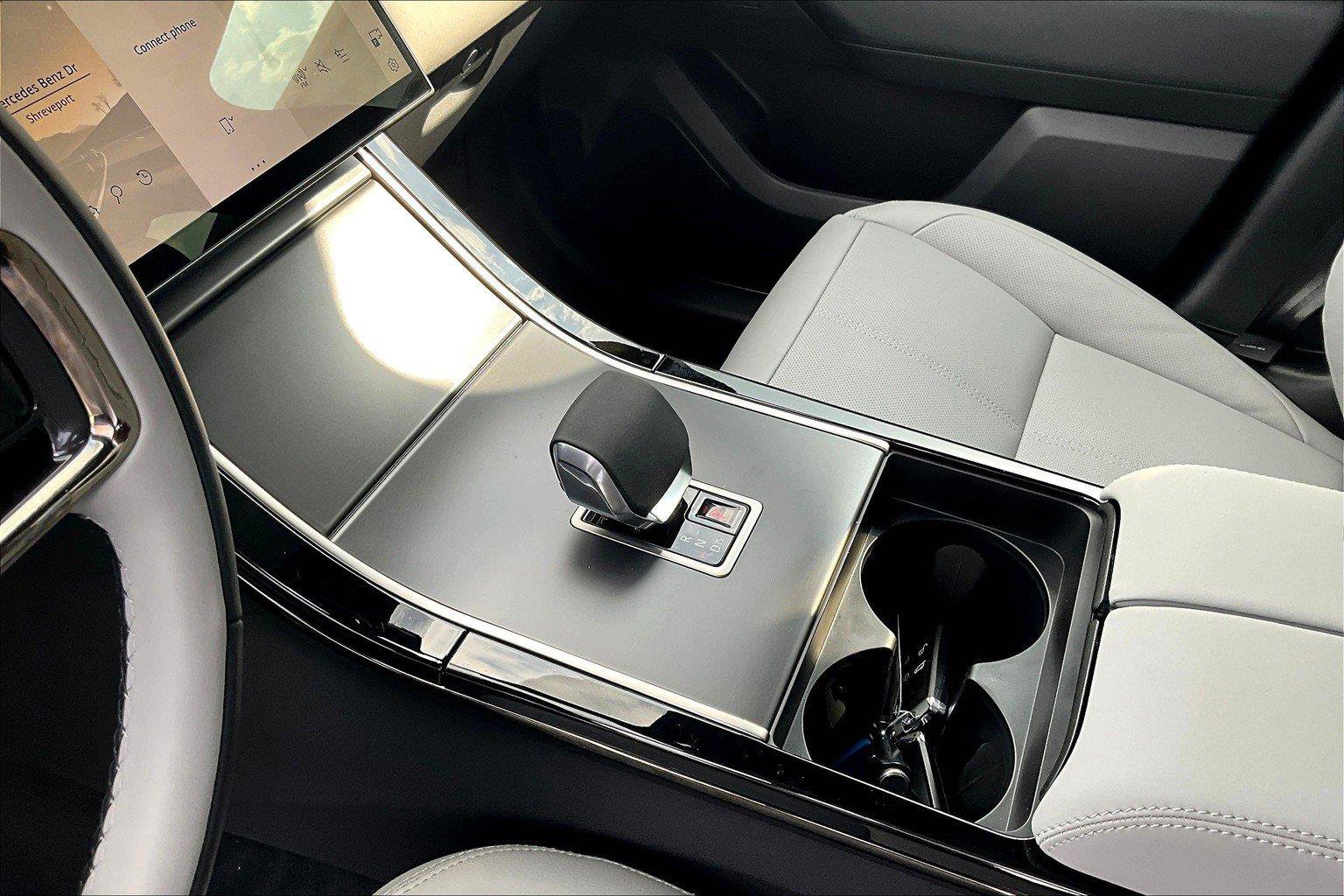 2026 Land Rover Range Rover Velar S photo 8