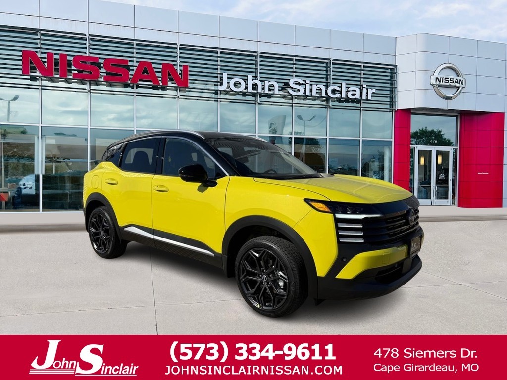 2025 Nissan Kicks SR AWD's photo