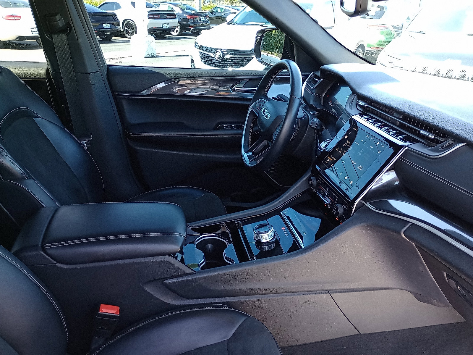 2022 Jeep Grand Cherokee Altitude photo 6