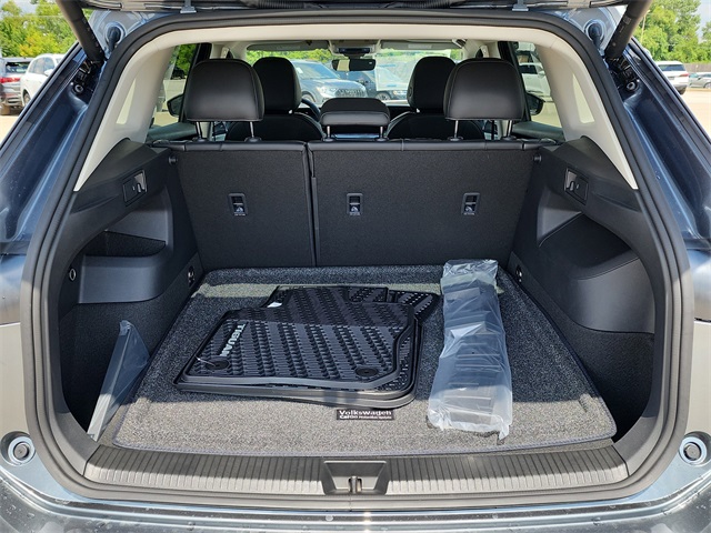 2025 Volkswagen Tiguan SE photo 4