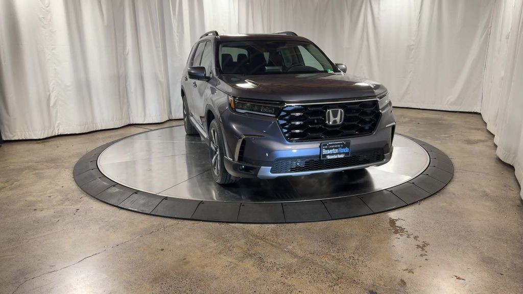 2025 Honda Pilot Touring photo 3