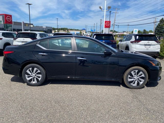 2025 Nissan Altima 2.5 S photo 2