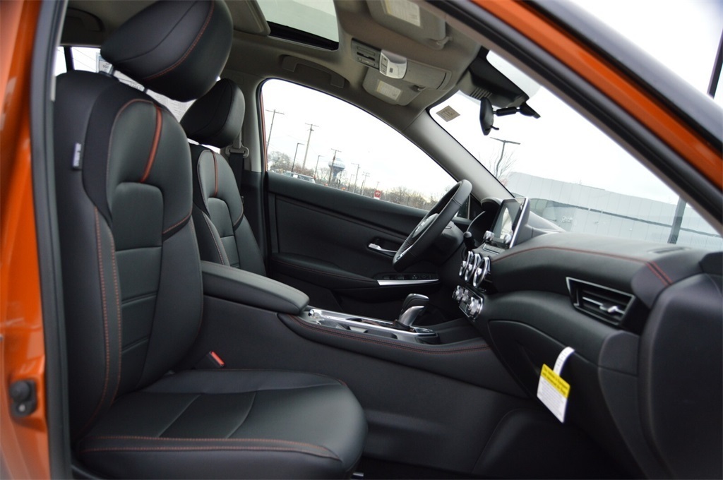 2025 Nissan Sentra SR photo 12
