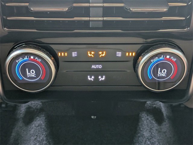 2025 Land Rover Range Rover SE photo 16