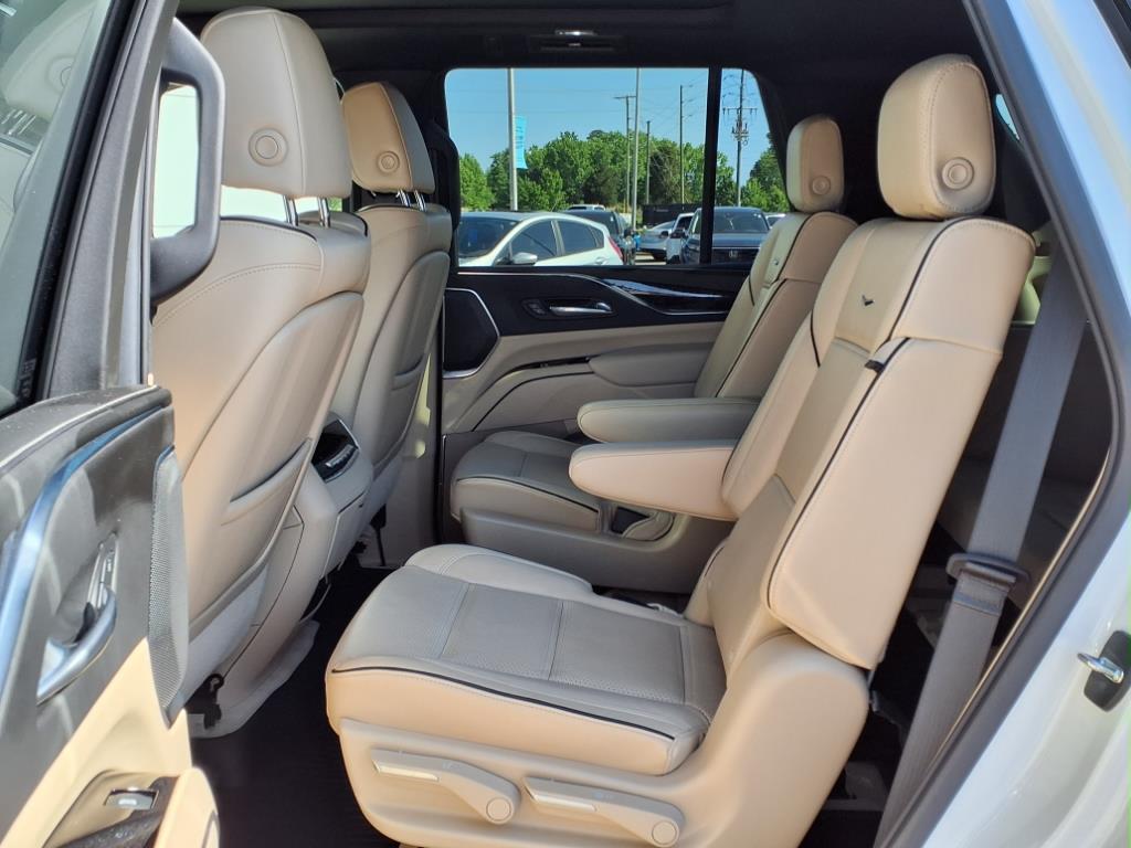 2021 Cadillac Escalade Premium Luxury photo 4