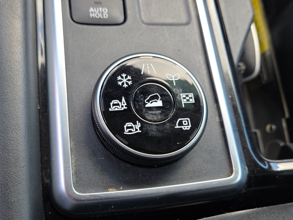 2023 Nissan Pathfinder SL photo 25